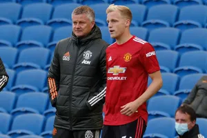 HLV Ole Gunnar Solskjaer ủng hộ Donny van de Beek thành công. Ảnh: Getty Images 