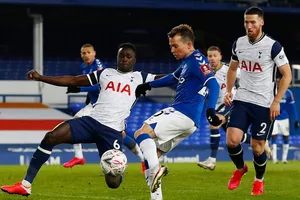 Bernard ghi bàn trong hiệp phụ giúp Everton ngược dòng vào tứ kết. Ảnh: Getty Images