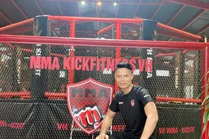HLV Nguyễn Văn Hùng và trung tâm MMA của mình (nguồn: NVCC)
