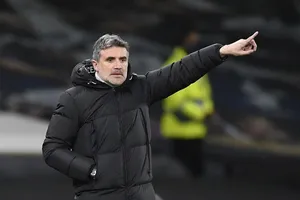 HLV Zoran Mamic chỉ đạo trận thua 0-2 của Dinamo Zagreb tại Tottenham. Ảnh: Getty Images 