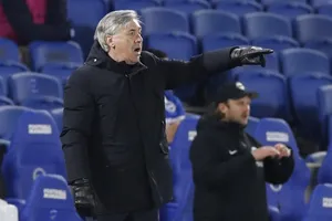 HLV Carlo Ancelotti bắt đầu e ngại nguy cơ lỡ tốp 4. Ảnh: Getty Images 