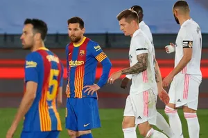 Chính phủ Tây Ban Nha hy vọng Real Madrid, Barcelona thay đổi quyết định. 