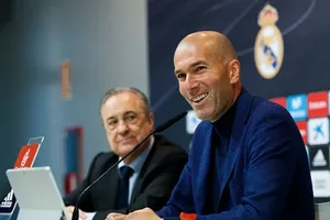 Chủ tịch Florentino Perez sẽ cố thuyết phục Zinedine Zidane ở lại. Ảnh: Getty Images
