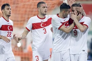 Thổ Nhĩ Kỳ đã đánh bại Azerbaijan 2-1 trên sân nhà tại Alanya.