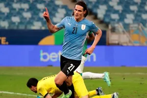 Edinson Cavani ghi bàn thắng đầu tiên cho tuyển Uruguay kể từ tháng 11 năm ngoái.