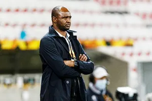 Patrick Vieira đã có thể trải nghiệm công tác huấn luyện tại Premier League.