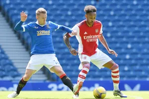 Những trụ cột của Arsenal như Pierre-Emerick Aubameyang (phải) đang bắt nhịp chậm.