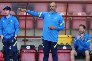 HLV Nuno Espirito Santo trong trận đầu tiên dẫn dắt Gà trống.