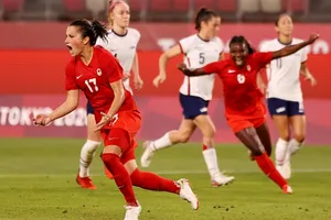 Canada mừng khoảnh khắc đưa họ vào chung kết Olympic lần đầu tiên.