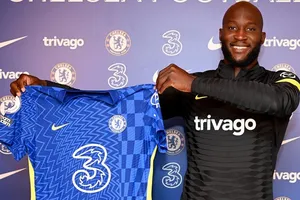Romelu Lukaku nóng lòng được sớm khoác chiếc áo đấu của Chelsea. 