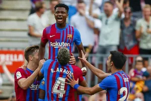 Ansu Fati được sân Camp Nou chào đón với màn trở lại đầy thành công.