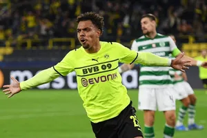 Donyell Malen ghi bàn duy nhất giúp Borussia Dortmund chiến thắng.