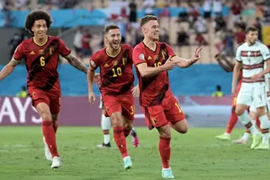 Axel Witsel và tuyển Bỉ loại Bồ Đào Nha ở Euro 2020, nhưng không thể đi trọn hành trình.