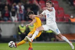 Daniel James ghi bàn quan trọng giúp Xứ Wales duy trì cơ hội.