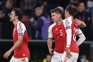 Đan Mạch mừng bàn thắng quyết định tấm vé đến World Cup.