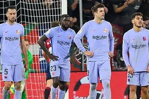 Barca liên tục thể hiện những hình ảnh chán chường và thất vọng.