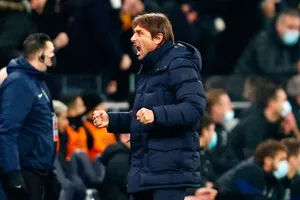 HLV Antonio Conte hướng đến chiếc cúp đầu tiên cho Tottenham kể từ năm 2008. 