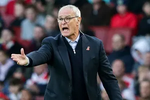 Claudio Ranieri không thể hàn gắn con tàu đang gần đắm Watford.