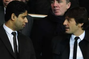 Chủ tịch Nasser Al-Khelaifi (trái) và Giám đốc thể thao Leonardo.