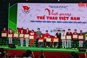 Các cá nhân đã được vinh danh tại buổi lễ “Vinh quang thể thao Việt Nam”. Ảnh: L.Sơn