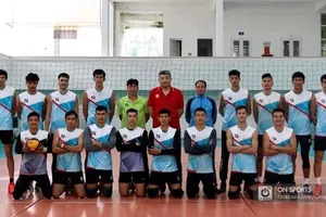 Tuyển bóng chuyền nam đi tập giã ngoại ở Khánh Hòa vào 15-4. Ảnh: ON.S 