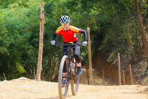 Tuyển thủ Đinh Thị Như Quỳnh đang tập luyện tại Hòa Bình vào lúc này. Ảnh: Q.N