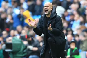HLV Pep Guardiola tin rằng mọi khó khăn sẽ được các cầu thủ chia sẻ. Ảnh: Getty Images