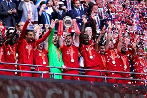 Liverpool có danh hiệu FA Cup thứ 8 và đầu tiên sau 16 năm chờ đợi. Ảnh: Getty Images
