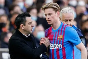 Frenkie De Jong và HLV Xavi Hernandez vẫn muốn làm việc cùng nhau.