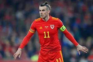 Gareth Bale giữ kín về kế hoạch tương lai, chỉ tập trung đưa Xứ Wales đến World Cup.