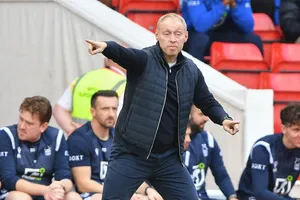 HLV Steve Cooper chuẩn bị chào đón tân binh thứ 6. Ảnh: Getty Images