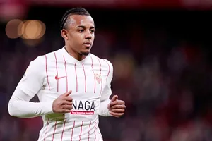 Chelsea được cho là đã đồng ý các điều khoản cá nhân với trung vệ Jules Kounde.