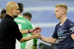HLV Pep Guardiola vừa chia tay ngôi sao mới nhất là Oleksandr Zinchenko đến Arsenal.