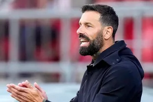 Ruud van Nistelrooy chính thức khởi nghiệp HLV tại PSV vào đầu mùa giải này.