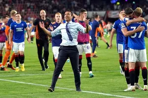 HLV Giovanni van Bronckhorst đưa Rangers trở lại vòng bảng Champions League lần đầu tiên sau 12 năm.