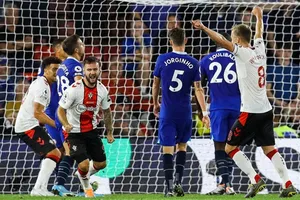 Southampton thắng trước Chelsea trên sân nhà tại Premier League sau gần 10 năm.