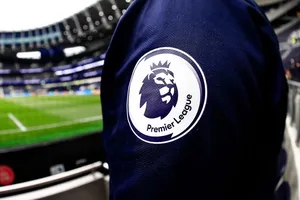 Premier League và bóng đá Anh đình hoãn hoàn toàn vào cuối tuần này.