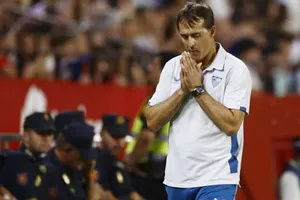 Dù Sevilla đã biết thắng, HLV Julen Lopetegui vẫn đang đối mặt nguy cơ sa thải rất lớn.