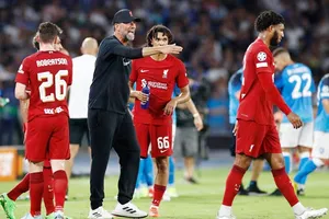 HLV Jurgen Klopp yêu cầu Liverpool phải nhanh chóng “tái tạo” lại bản thân.