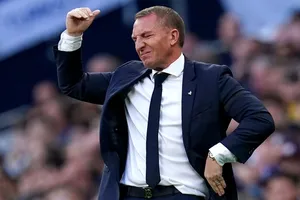 HLV Brendan Rodgers và phản ứng chán chường sau nỗ lực bất thành. Ảnh: Getty Images