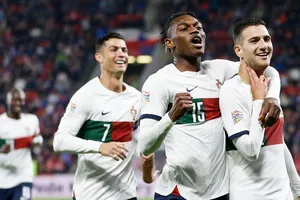 Hậu vệ Diogo Dalot đã tỏa sáng với cú đúp để giúp Bồ Đào Nha đè bẹp chủ nhà CH Séc.