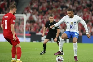 Tuyển Pháp bất lực tại Đan Mạch và may mắn tránh cảnh rớt hạng.