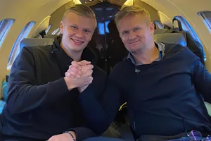 Ông Alf-Inge Haaland có ảnh hưởng rất lớn đối với cậu con trai tài năng.