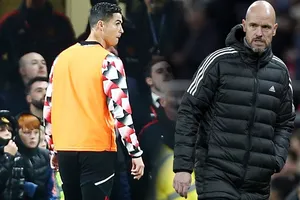 HLV Erik ten Hag khẳng định vai trò kiểm soát khi trừng phạt Cristiano Ronaldo. 