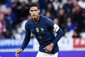 Raphael Varane là ngôi sao mới nhất phải đối mặt với nguy cơ chia tay World Cup 2022.