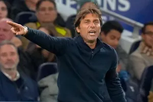 HLV Antonio Conte tiếp tục bày tỏ không hài lòng về đội hình. Ảnh: Getty Images 