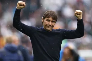 HLV Antonio Conte và đội bóng liên tục bị thách thức tinh thần. Ảnh: Getty Images 