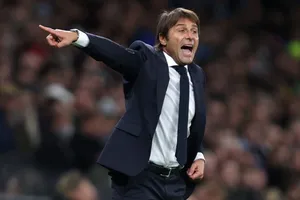 Cầu thủ Tottenham phải làm quen với việc thiếu nguồn động lực từ HLV Antonio Conte. 