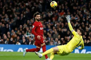 Mohamed Salah tìm lại bản năng ghi bàn với 2 pha dứt điểm ấn tượng. Ảnh: Getty Images 