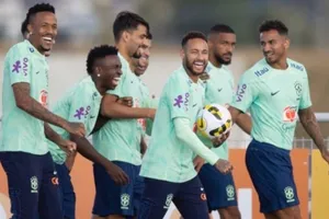 Neymar khá thư giãn trong các buổi tập của tuyển Brazil.